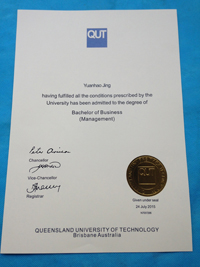 Buy fake degree. Fake QUT degree sample.